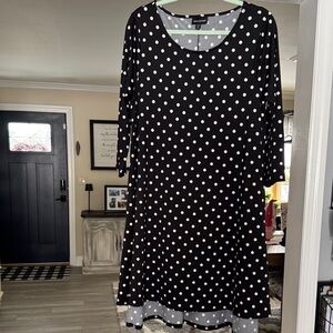 Nina Leonard Black and White Polka Dot Long Sleeve Dress. Size xl